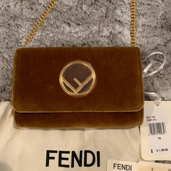 Fendi F Logo Velvet Wallet on Chain - Picture 2 of 6